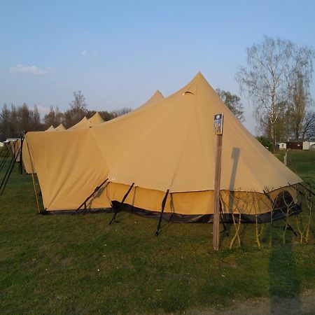 Tent-Ok Opende Kültér fotó